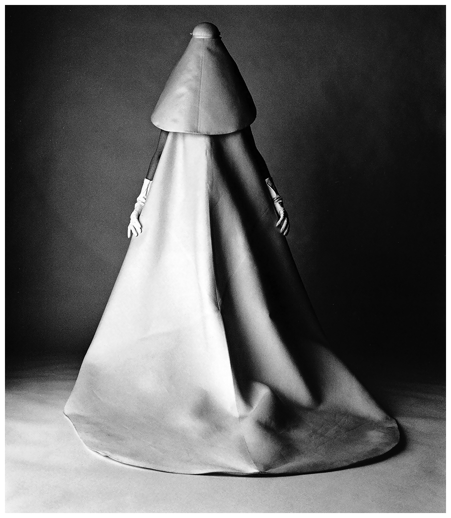 balenciaga-1967-bridal-gown-and-hat